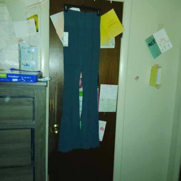 OUT FROM UNDER Urban Outfitters Aria Seamed Flare Leggings - Small 🆕 - Picture 8 of 11